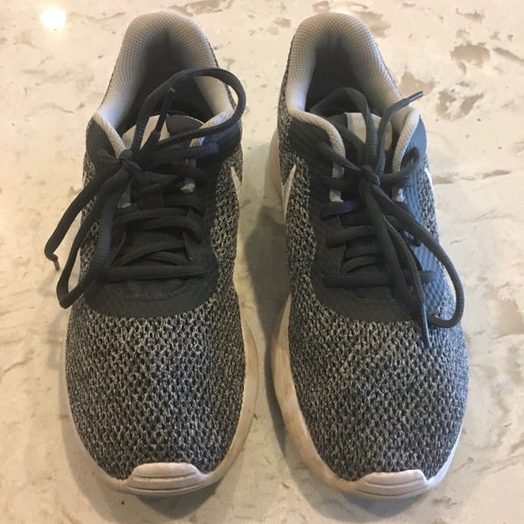 Nike Shoes - Nike Tanjun Women’s Sneakers 9.5